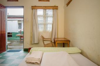Hotel Sabinyo Guest House
