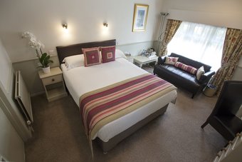The Poplars Hotel