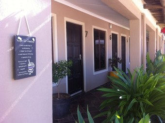 Hotel Khwee Sands Lodge