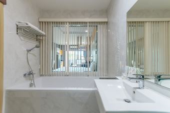 Phanhin Regent Hotel And Residence