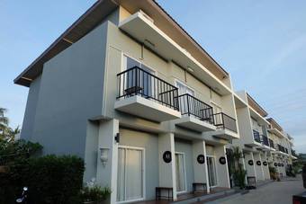 Hotel La'moon Resort