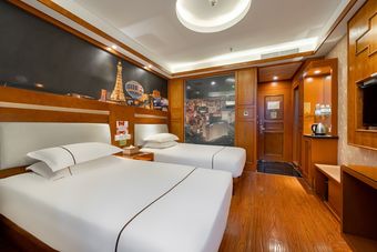 Yiwu Baide Theme Hotel