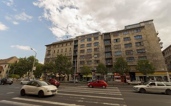 Urania Smack Apartment