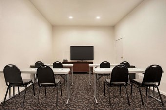 Hotel Travelodge By Wyndham Guernsey
