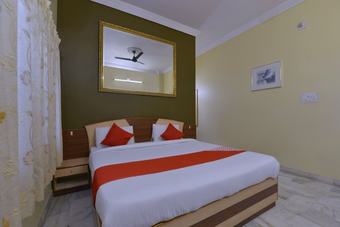 Oyo 10499 Hotel Shiv Shakti