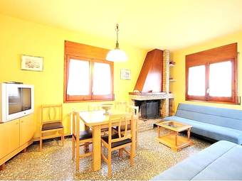 Villa With 6 Bedrooms In Canyelles, With Wonderful Mountain View, Private Pool, Enclosed Garden - 6 Km From The Beach