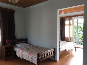 Hotel White Guest House