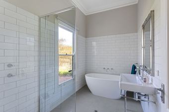 Grandview Accommodation - The Elm Tree Apartments