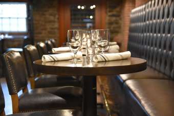 Posada Farmer's Creekside Tavern & Inn