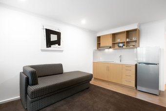 New Crossing Place Motel & Apartments