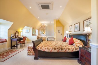 Hotel St James Manor