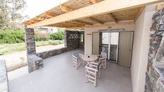 Apartamentos Vourkari Village