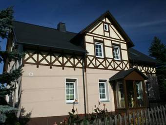 Modern Apartment Inpohla Saxony Near Ski Area