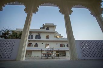 Hotel Karni Mahal