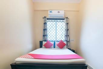 Hotel Oyo 10523 Spandana Residency