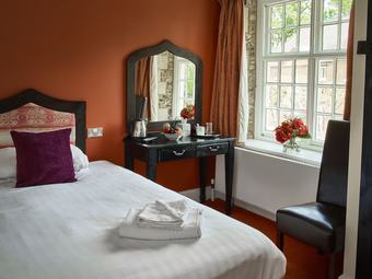Hotel Hitchin Priory