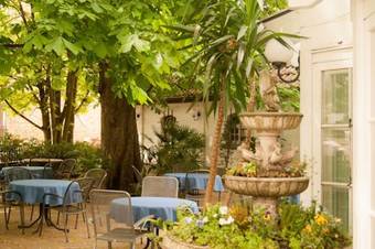 Hostal Dino's Trinacria