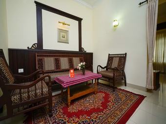 Hotel Oyo 10638 Chandana Royal Resorts