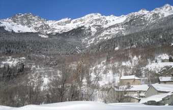 Chalet With 3 Bedrooms In Saint-andr�, With Wonderful Mountain View, Furnished Garden And Wifi - 8 Km From The Slopes