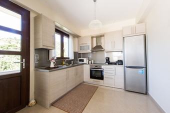 Spacious Villa By The Beach/ Amazing Sunset View