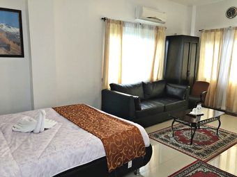 Hotel Knights Ko Suites