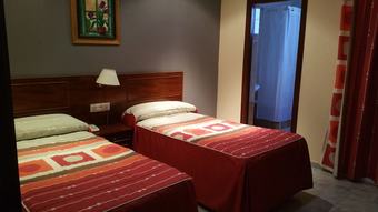 Hostal Restaurante El Lirio