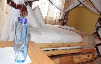 Bed & Breakfast Summit Safari Lodge