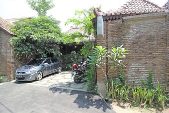 Hotel Reddoorz Near Borobudur Temple 2