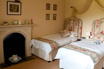 Bed & Breakfast Lullington House