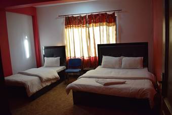 Hotel Maroon