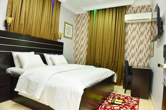 Hotel Somerset Suites