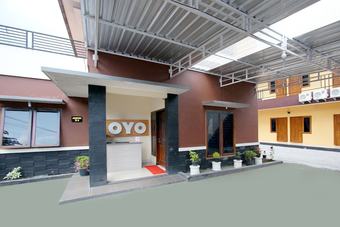 Hostal Oyo 347 Bayang Brothers Guest House