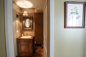 G�te Du Ch�teau de Pramenoux