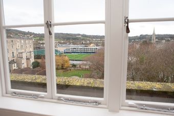 1 Bedroom Apartment With Views In Bath
