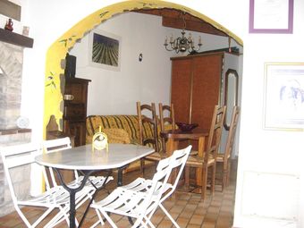 House With One Bedroom In La Roche-sur-le-buis, With Pool Access And Furnished Terrace - 150 Km From The Beach