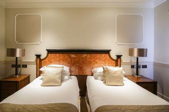 Tracy Park Hotel And Country Club