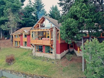 Peninsula Petit Hotel