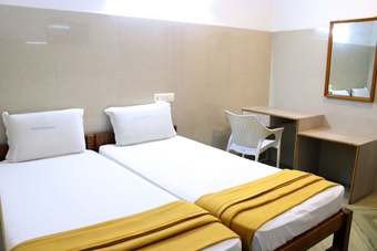 Hotel Saravanaa