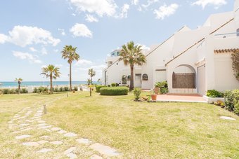 Malagasuite Deluxe Beach & Pool