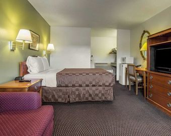 Motel Rodeway Inn & Suites