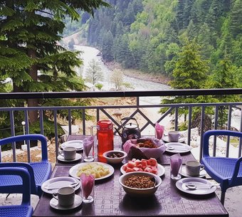 Hotel Shangrila Sharda