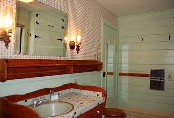 Pine Cabin