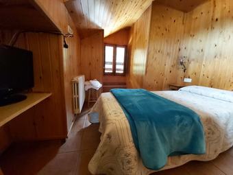 Hotel Casa Peret De Pereto