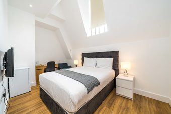 Hotel London City View