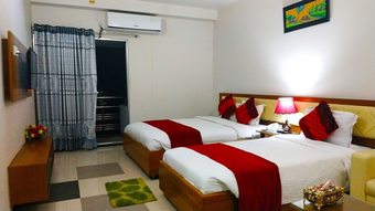 Hotel Khan Palace