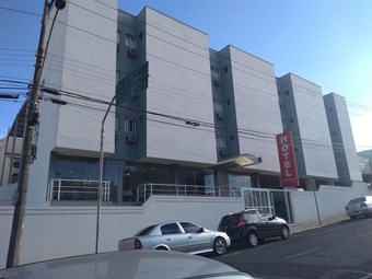 Dumont Park Hotel