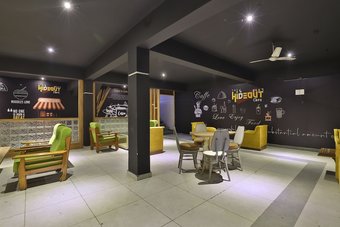 Oyo 27897 Hotel The Grand Bansi