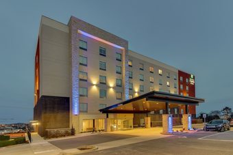 Hotel Holiday Inn Express & Suites Nashville Metrocenter Downtown
