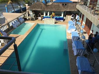 Hotel Ocean Breeze Resort