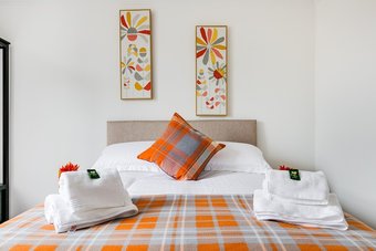 Super Central Hotel Style Ensuite Bedroom #9